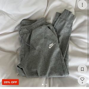 Nike sweatpants/joggers